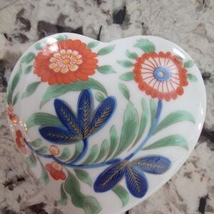 vintage Smithsonian trinket box floral design